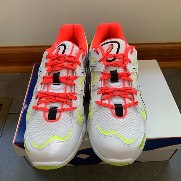 ASICS - Picture 3 of 6